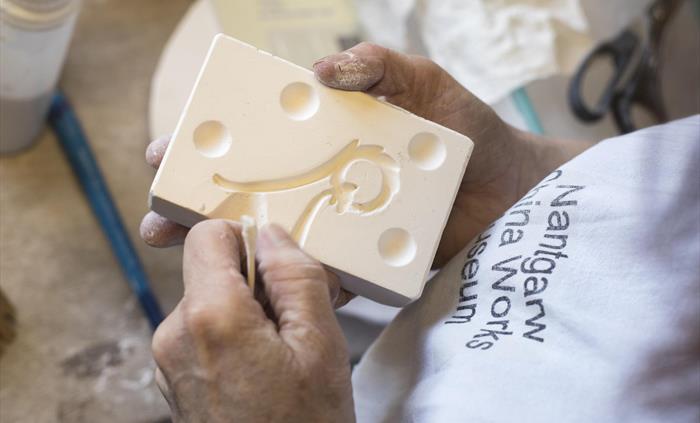 Slip casting Nantgarw porcelain